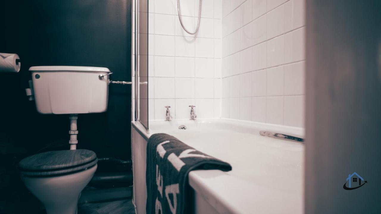 Flat 1 - King Bed, Parking, Workspace, Wi-Fi, Corporates Nottingham Buitenkant foto